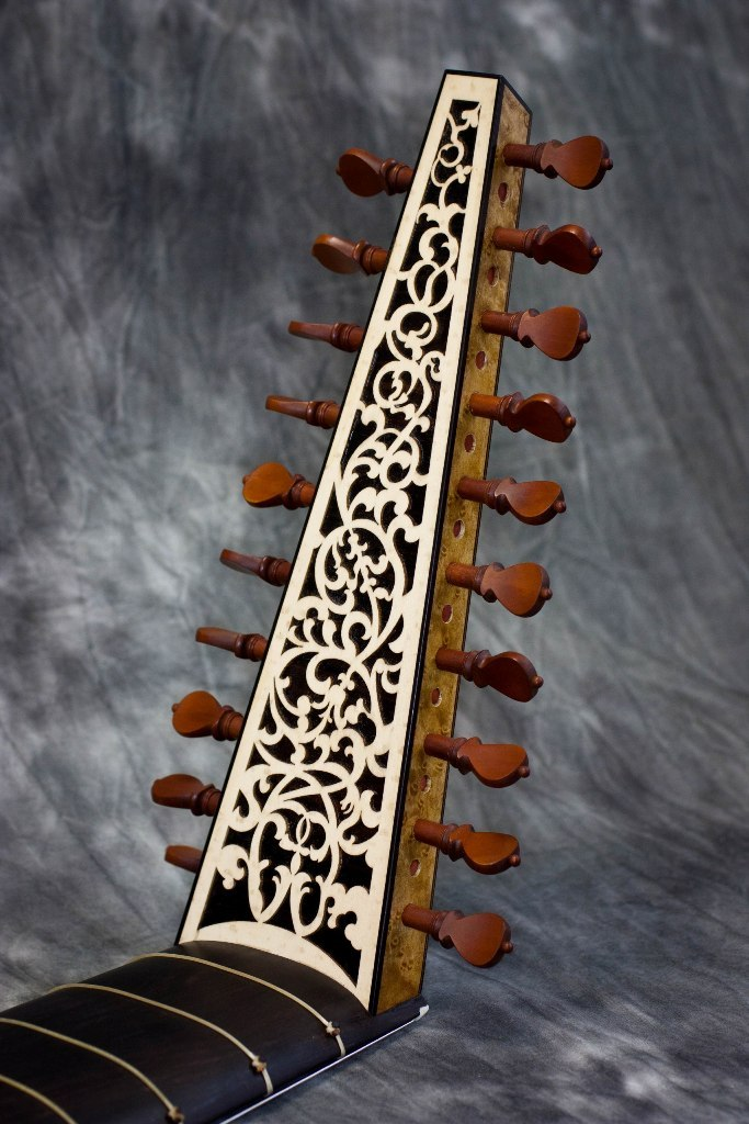Hans Burkholtzer Model 10/11-Course Lute Head