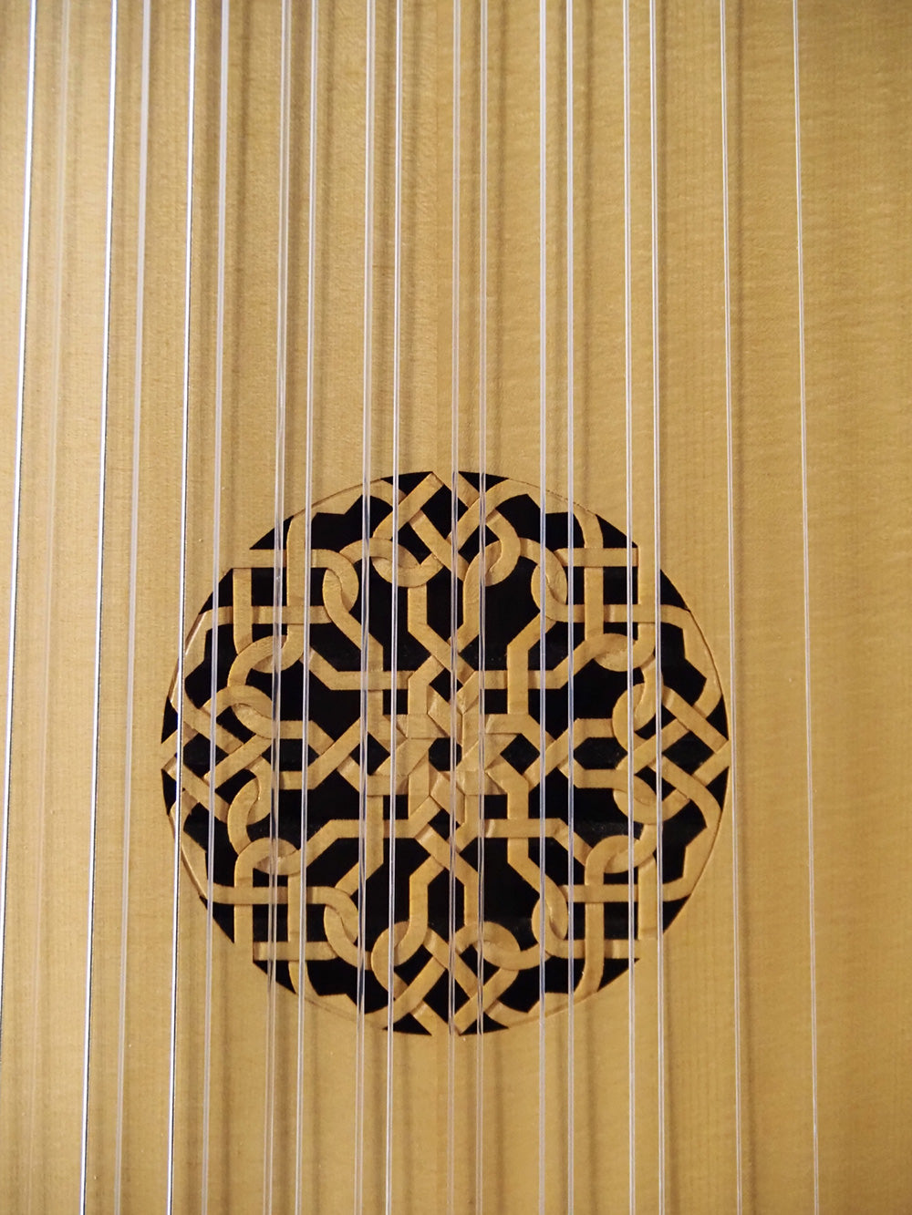 Hans Frei-Model Lute - Rose